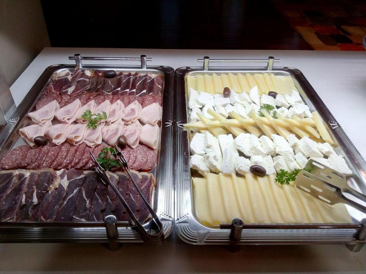 Hotel Albamaris Biograd Na Moru Zewnętrze zdjęcie