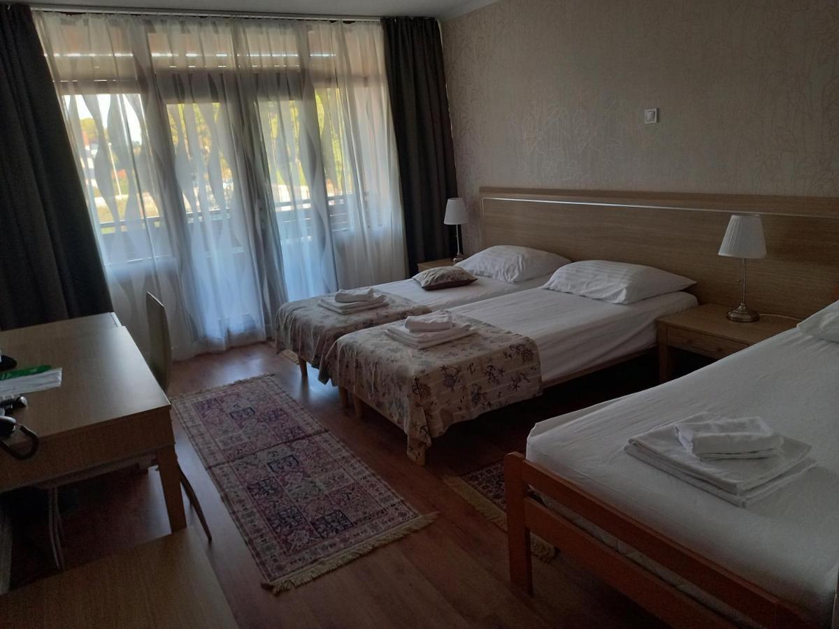 Hotel Albamaris Biograd Na Moru Zewnętrze zdjęcie
