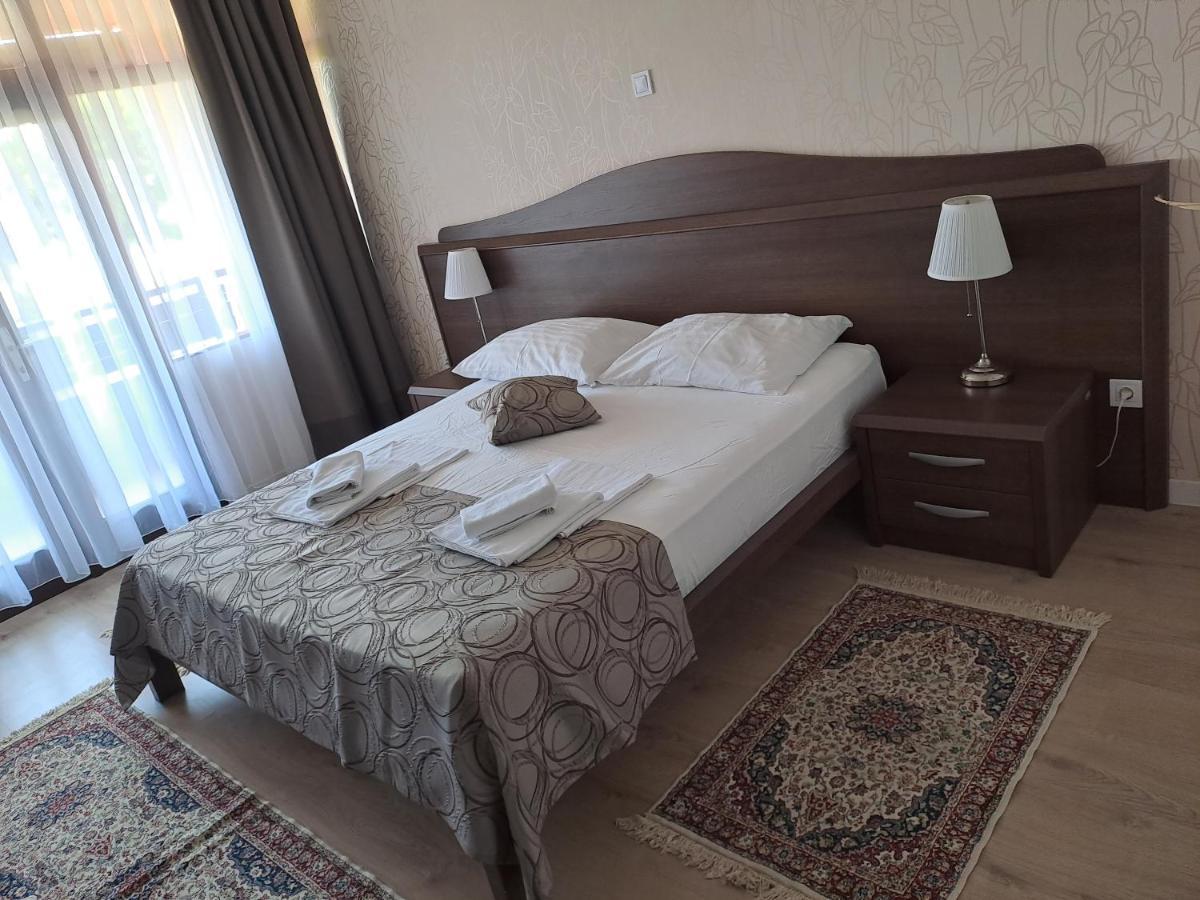 Hotel Albamaris Biograd Na Moru Zewnętrze zdjęcie