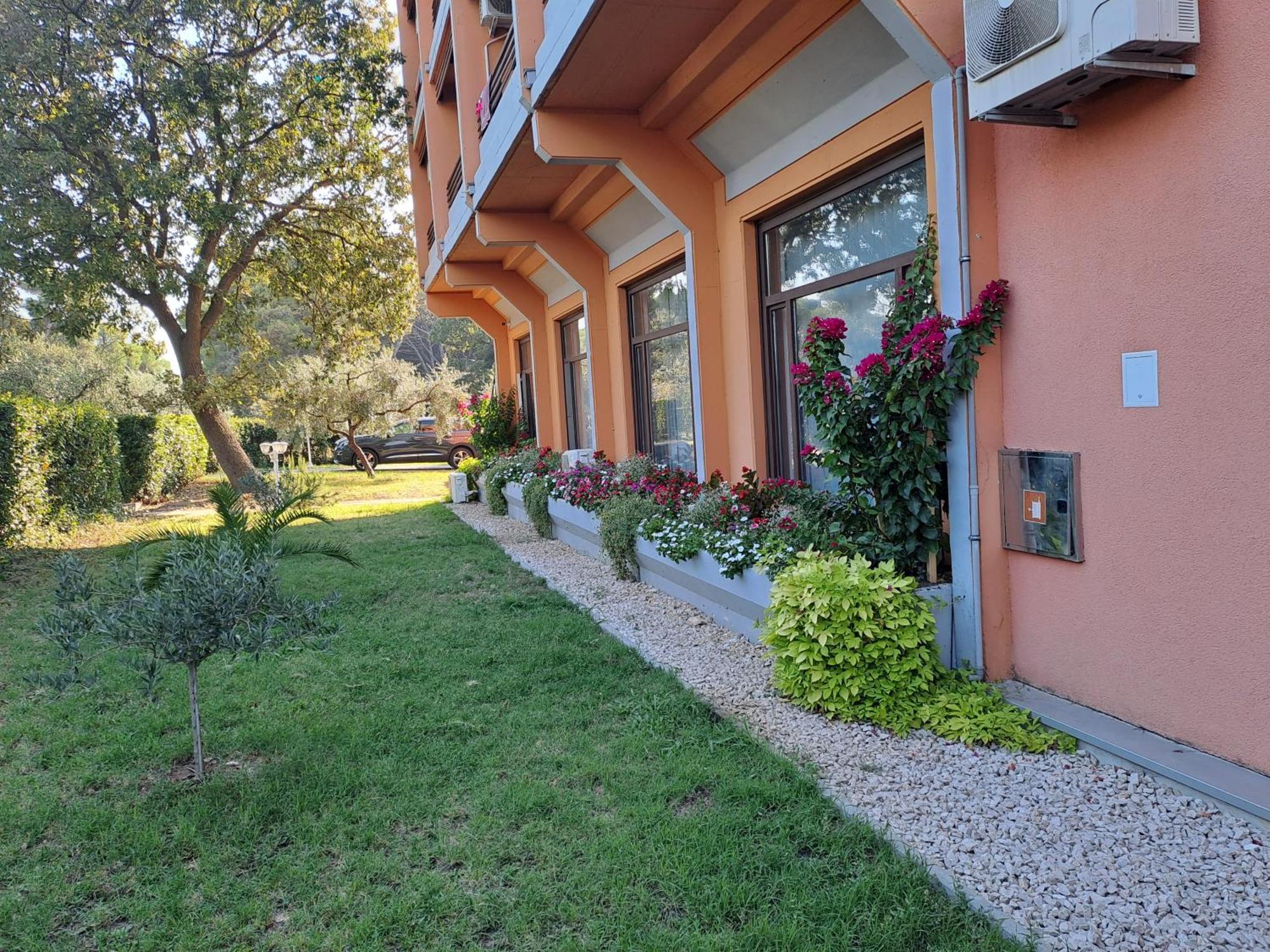 Hotel Albamaris Biograd Na Moru Zewnętrze zdjęcie