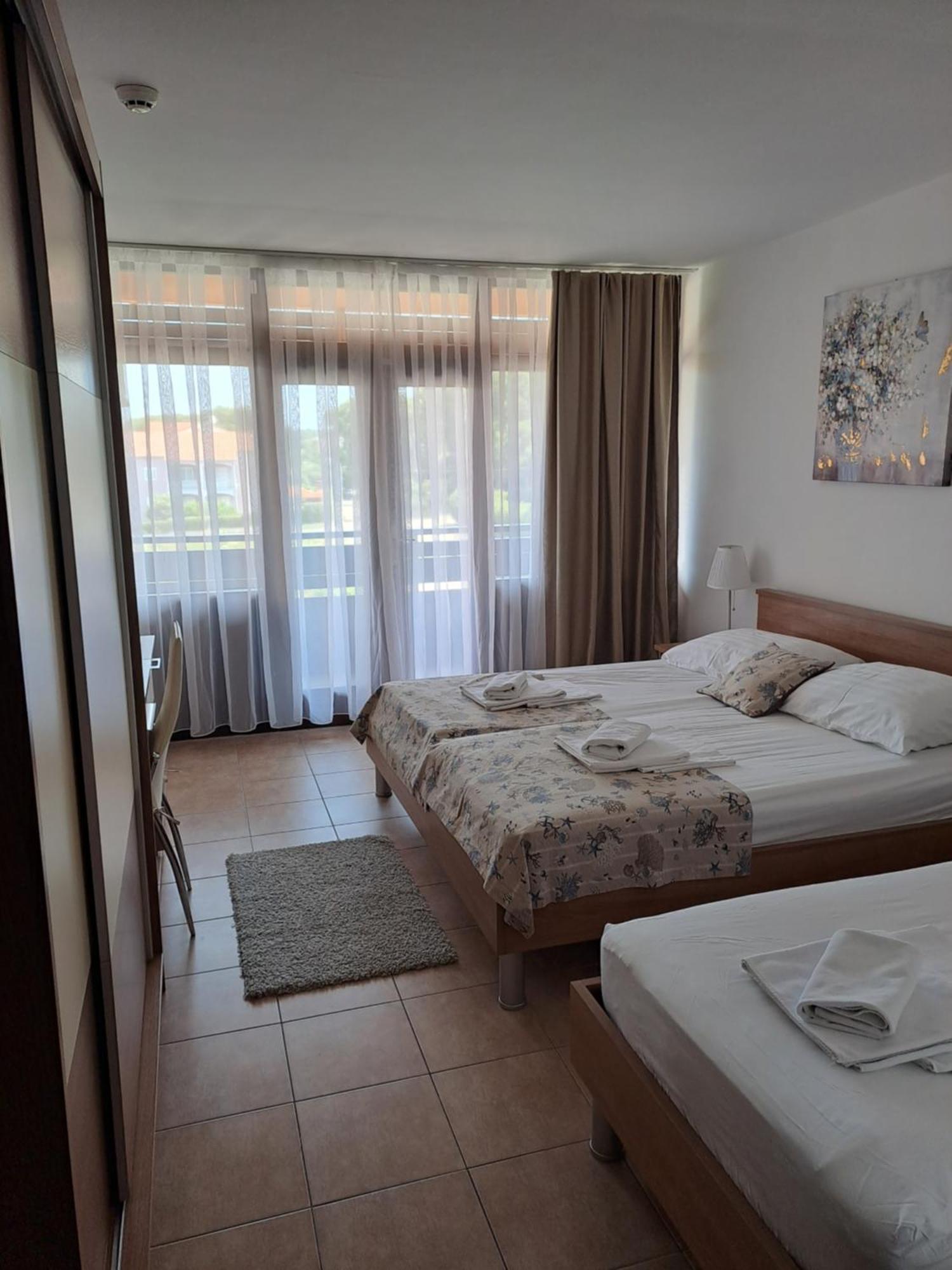 Hotel Albamaris Biograd Na Moru Zewnętrze zdjęcie
