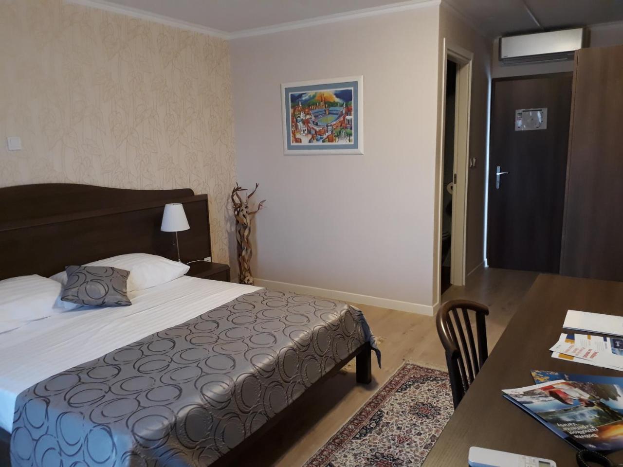 Hotel Albamaris Biograd Na Moru Zewnętrze zdjęcie