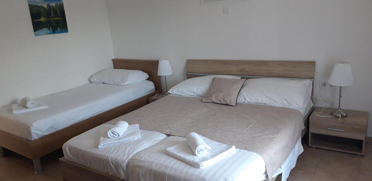 Hotel Albamaris Biograd Na Moru Zewnętrze zdjęcie